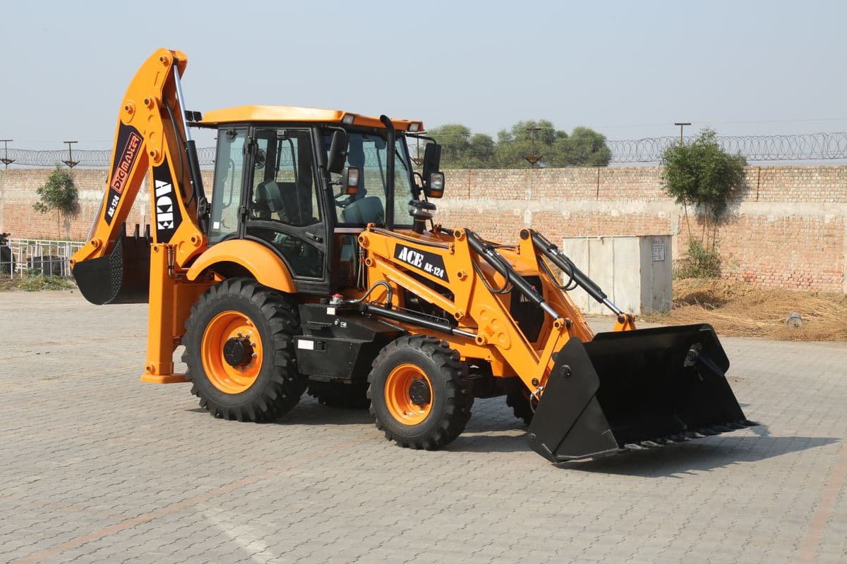 Backhoe Loaders available for rent from GulfFast in Saudi Arabia